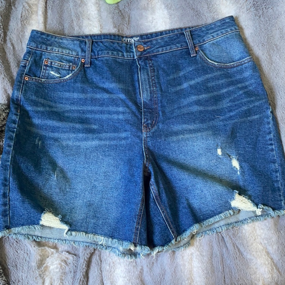 18w shorts